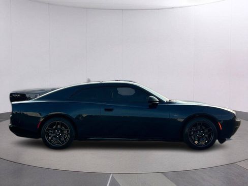 Used 2024 Dodge Charger Daytona R/T w/ Plus Group AWD/4WD image 7