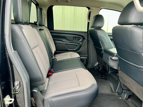 Used 2021 Nissan Titan S w/ S Utility Package image 33