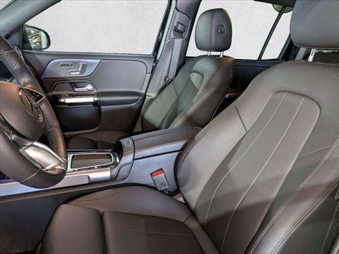Used 2025 Mercedes-Benz GLB 250 image 19