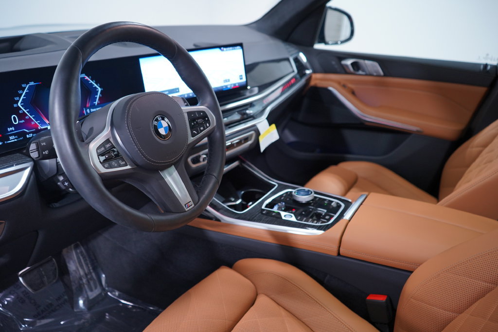 Used 2026 BMW X7 xDrive40i w/ M Sport Package AWD/4WD image 6