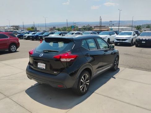 Used 2018 Nissan Kicks SR FWD image 5