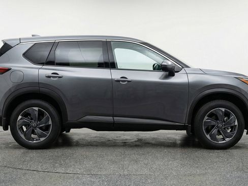 Used 2025 Nissan Rogue SV FWD image 8