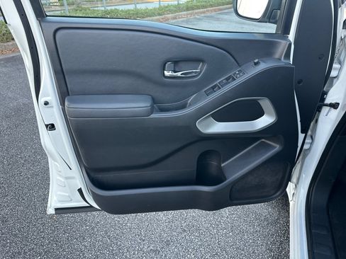Used 2022 Nissan Frontier SV image 10