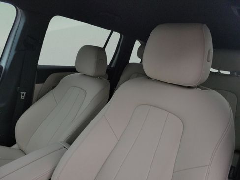 Certified 2025 Mercedes-Benz GLB 250 image 14