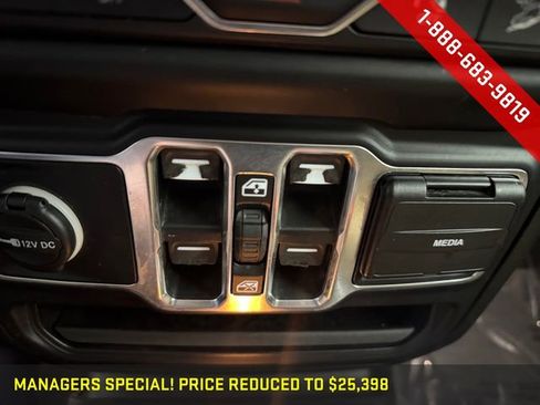 Used 2019 Jeep Wrangler Unlimited Sahara image 18