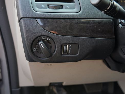 Used 2018 Dodge Grand Caravan SE w/ UConnect Hands-Free Group FWD image 16