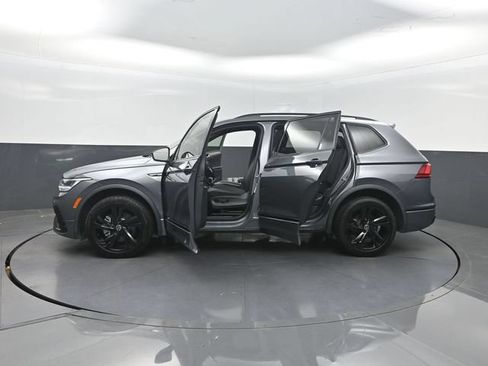 Used 2023 Volkswagen Tiguan SE R-Line FWD image 39