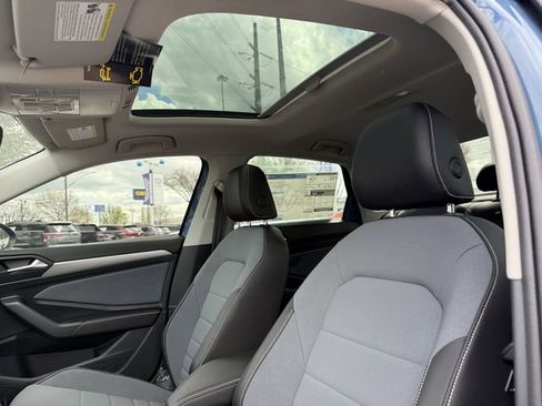 New 2026 Volkswagen Jetta SE FWD image 21