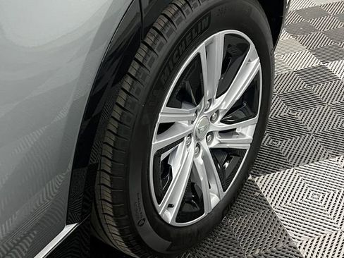 Used 2024 Cadillac Lyriq Tech image 12