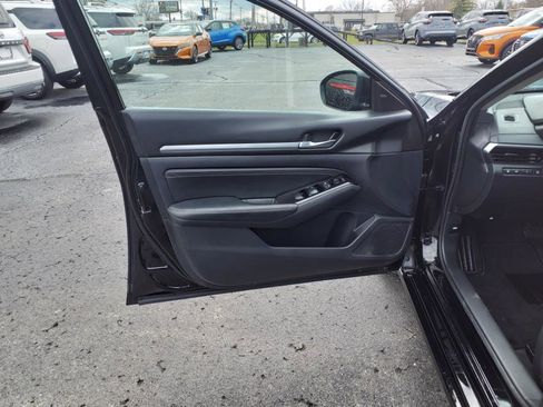 Used 2020 Nissan Altima 2.5 SV FWD image 11