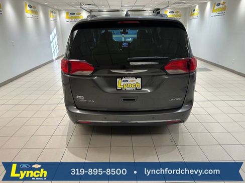 Used 2020 Chrysler Pacifica Limited FWD image 28