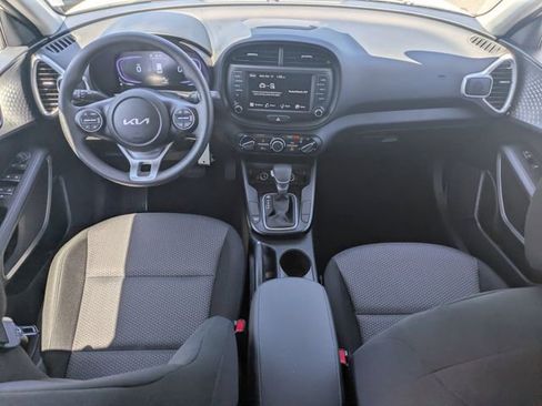 Used 2025 Kia Soul LX FWD image 14