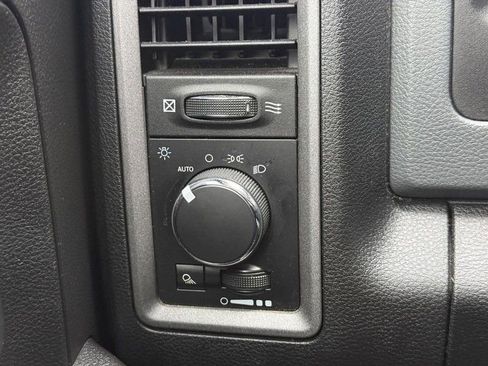 Used 2018 RAM 2500 Tradesman w/ Snow Chief Group image 28