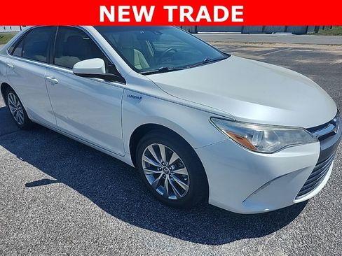 Used 2017 Toyota Camry XLE image 1