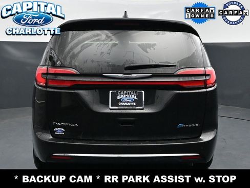 Used 2023 Chrysler Pacifica Limited FWD image 7