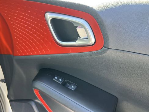 Used 2023 Kia Soul GT-Line image 17