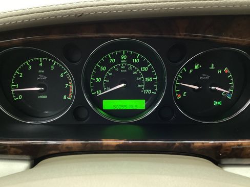 Used 2004 Jaguar XJ8 image 33