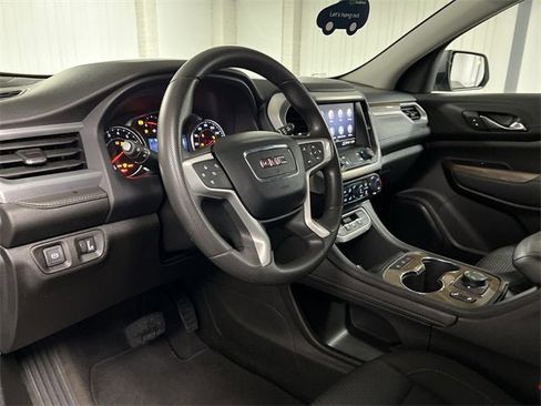 Used 2023 GMC Acadia SLE w/ Driver Convenience Package image 10