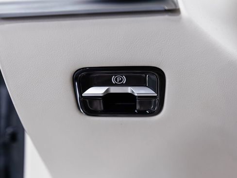 Certified 2024 Mercedes-Benz Maybach S 580 4MATIC image 10