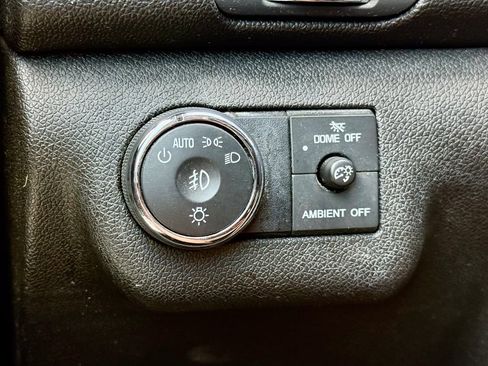 Used 2017 Chevrolet Traverse LT FWD image 22