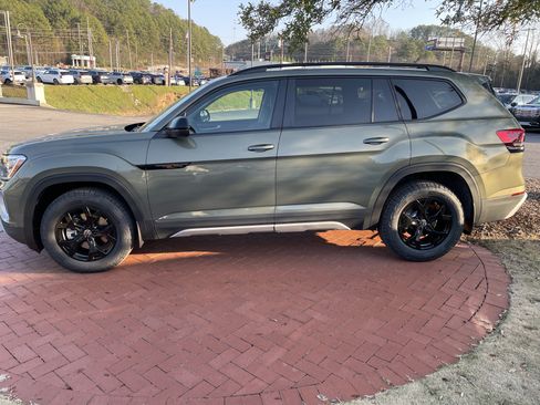 New 2026 Volkswagen Atlas Peak Edition AWD/4WD image 7