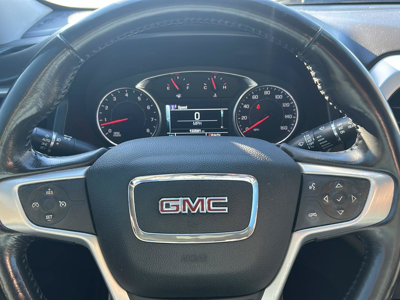 Used 2018 GMC Acadia SLT AWD/4WD image 12