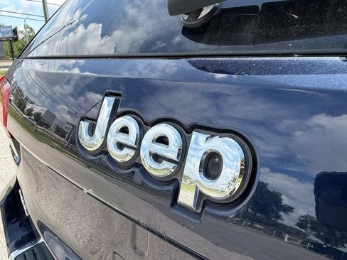 Used 2015 Jeep Grand Cherokee Limited w/ Luxury Group II AWD/4WD image 12