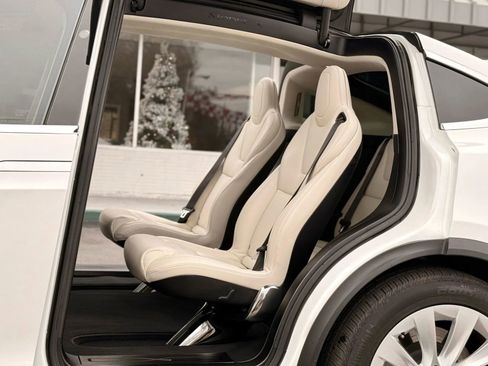 Used 2017 Tesla Model X 100D image 22