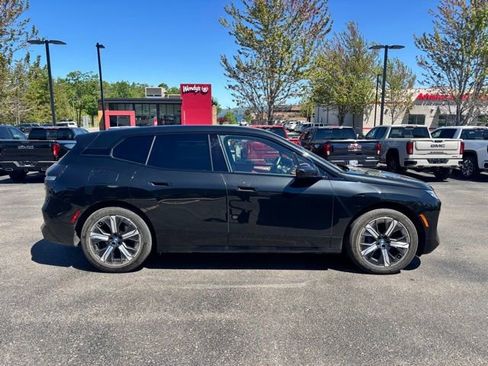 Used 2022 BMW iX xDrive50 w/ Premium Package AWD/4WD image 5