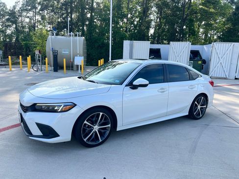 Used 2023 Honda Civic Touring image 1