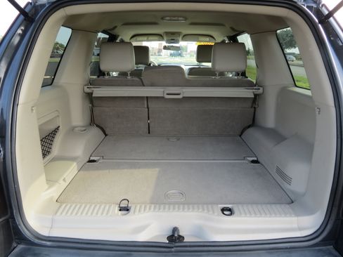Used 2007 Ford Explorer XLT image 28