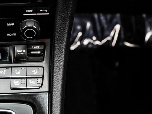 Used 2021 Porsche 718 Boxster image 23