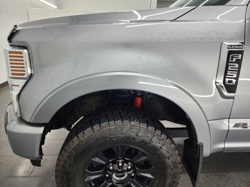 Used 2022 Ford F250 Platinum w/ Tremor Off-Road Package image 39