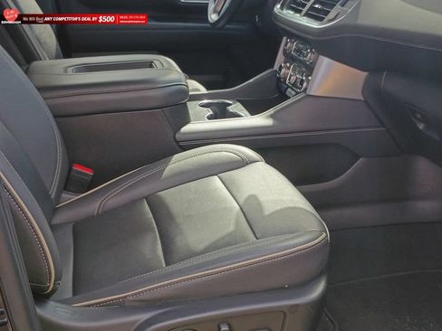 Used 2023 GMC Yukon SLT AWD/4WD image 24