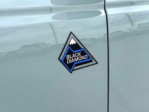 Used 2021 Ford Bronco Black Diamond image 3