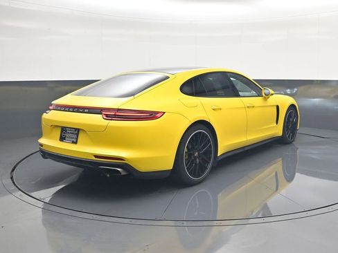 Used 2018 Porsche Panamera 4 image 5