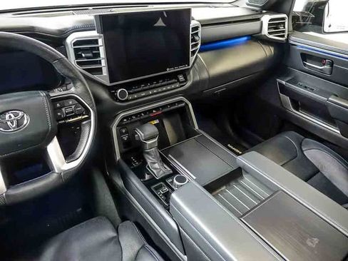 Used 2022 Toyota Tundra Platinum AWD/4WD image 18