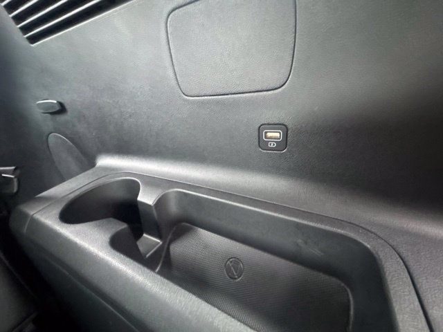 Used 2023 Kia Sorento SX AWD/4WD image 13