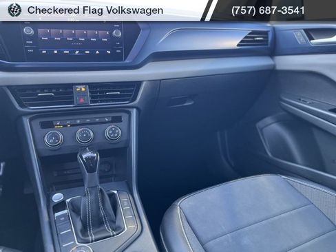 Used 2022 Volkswagen Taos SE image 31