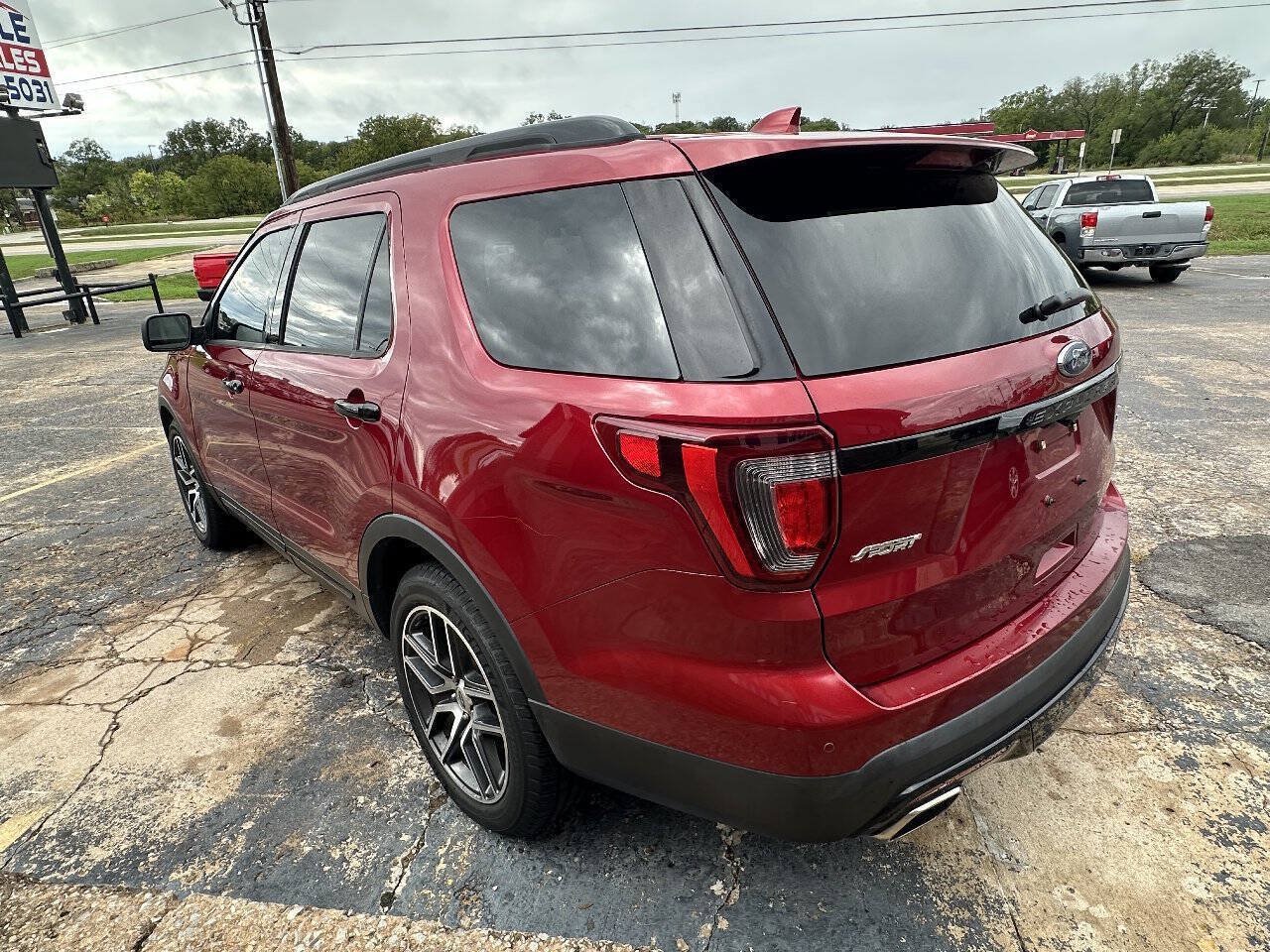 Used 2017 Ford Explorer Sport w/ Equipment Group 401A AWD/4WD image 6