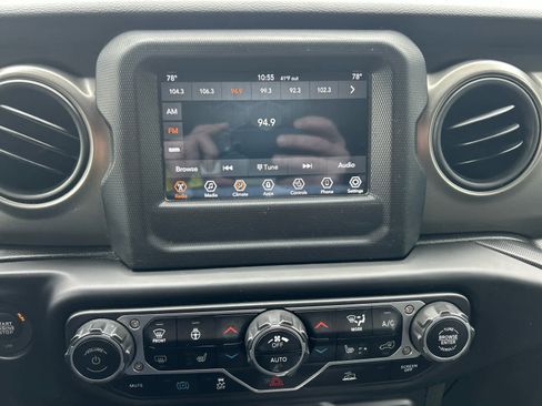 Used 2023 Jeep Wrangler Unlimited w/ Cold Weather Group AWD/4WD image 26