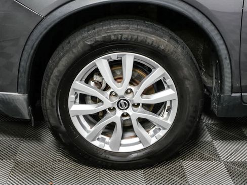 Used 2017 Nissan Rogue SV AWD/4WD image 34