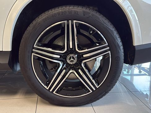 New 2025 Mercedes-Benz GLC 350e 4MATIC image 12