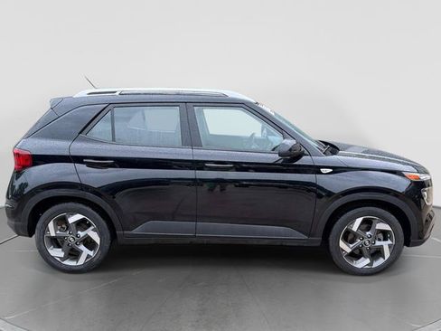 Certified 2023 Hyundai Venue SEL w/ Cargo Package FWD image 5