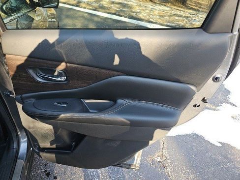 Used 2023 Nissan Murano Platinum w/ Cargo Package image 17