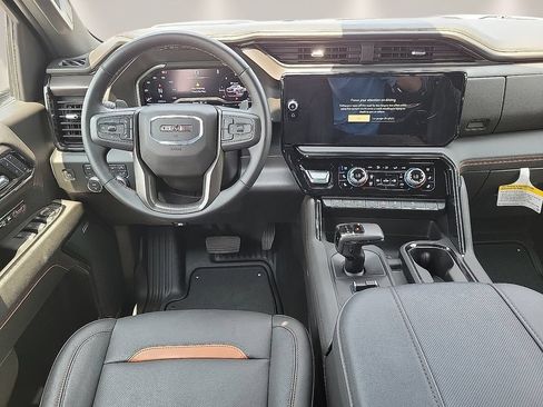 Used 2024 GMC Sierra 1500 AT4 w/ Technology Package AWD/4WD image 10