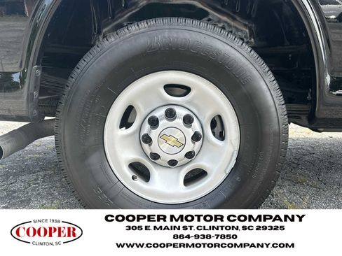Used 2025 Chevrolet Express 3500 LS RWD image 18