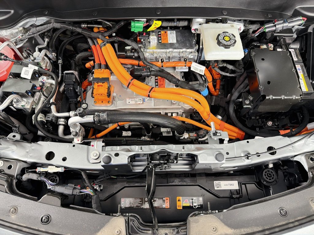 New 2027 Chevrolet Bolt LT w/ Super Cruise Package FWD image 29