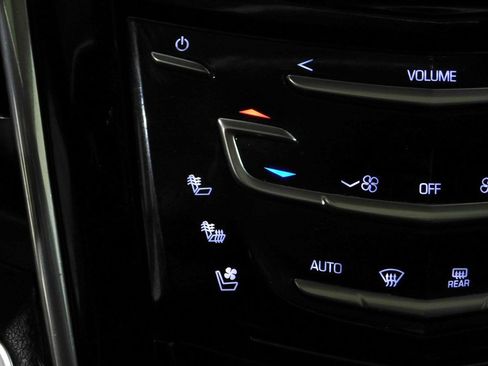 Used 2015 Cadillac Escalade Luxury image 46