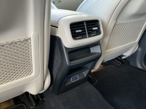 Used 2024 Mercedes-Benz GLE 450 4MATIC image 25